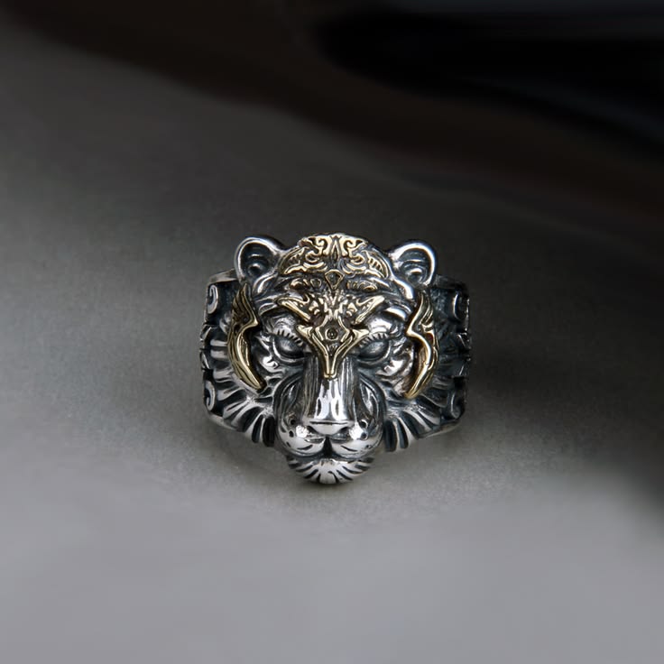 Tiger head open ring