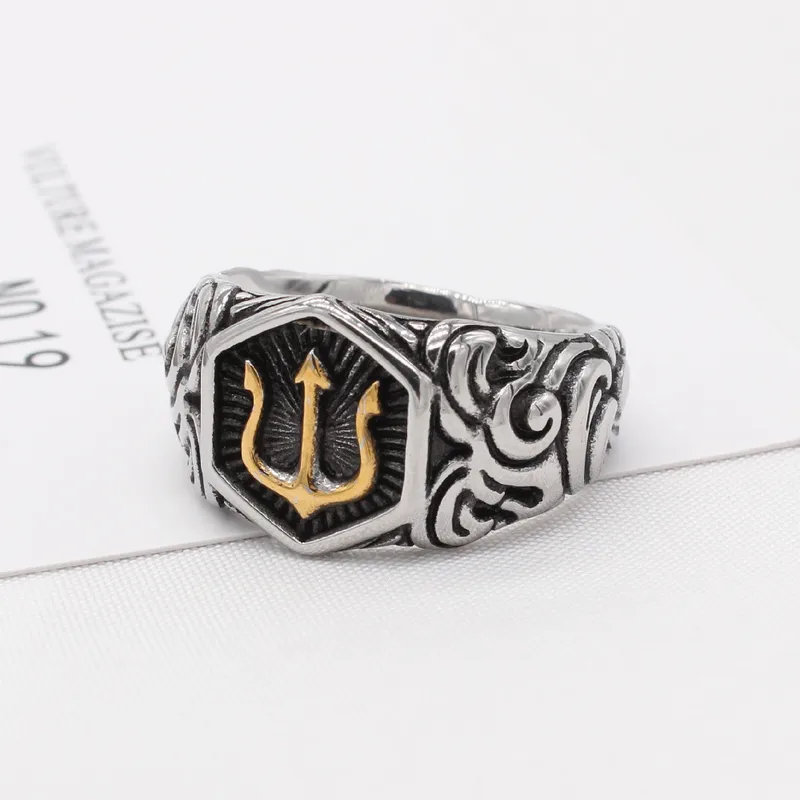 Trident Gothic ring