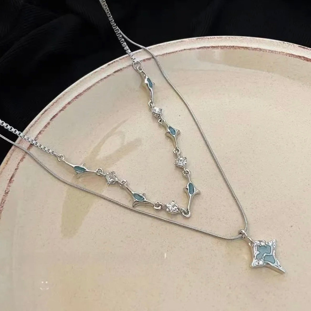 Frozen arc necklace