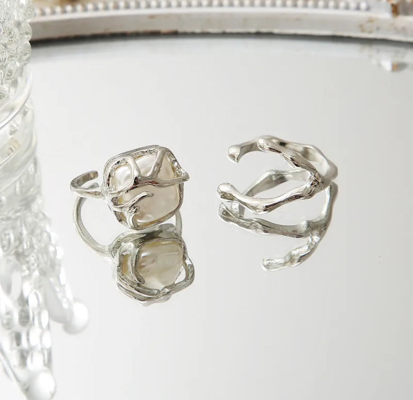 Geometric pearl ring set
