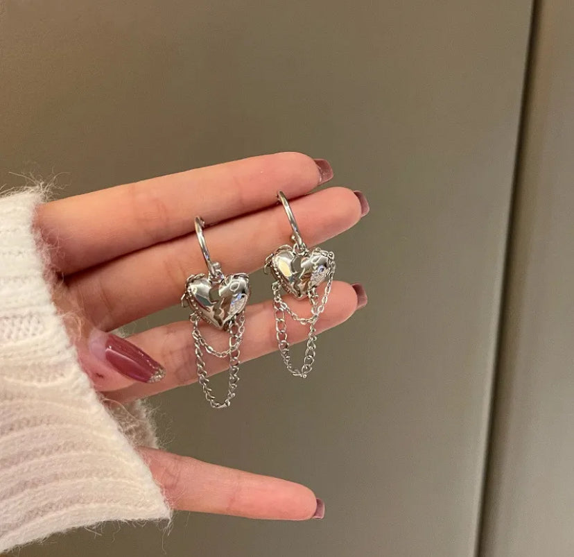 Alloy heart chain earrings
