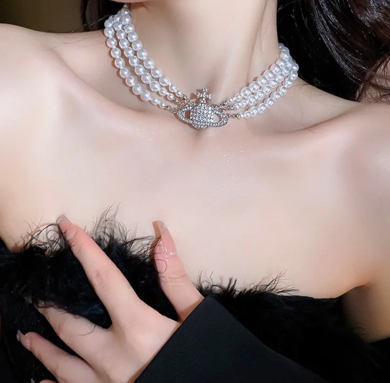 Astro white pearl necklace