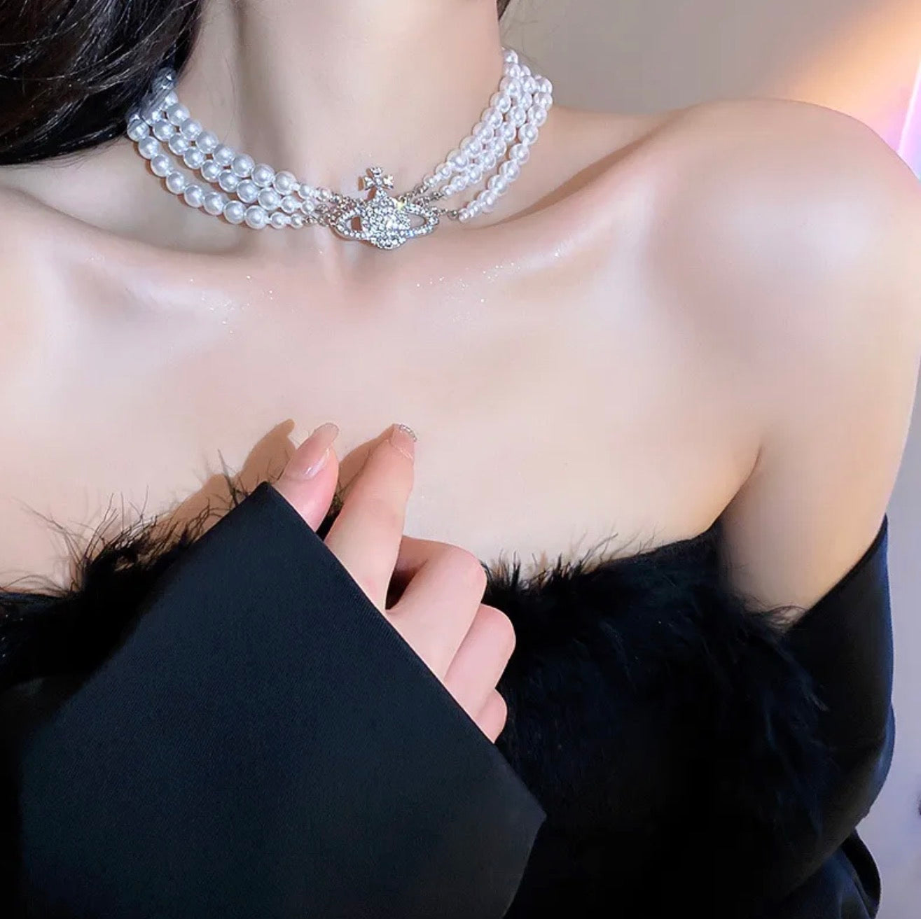 Astro white pearl necklace