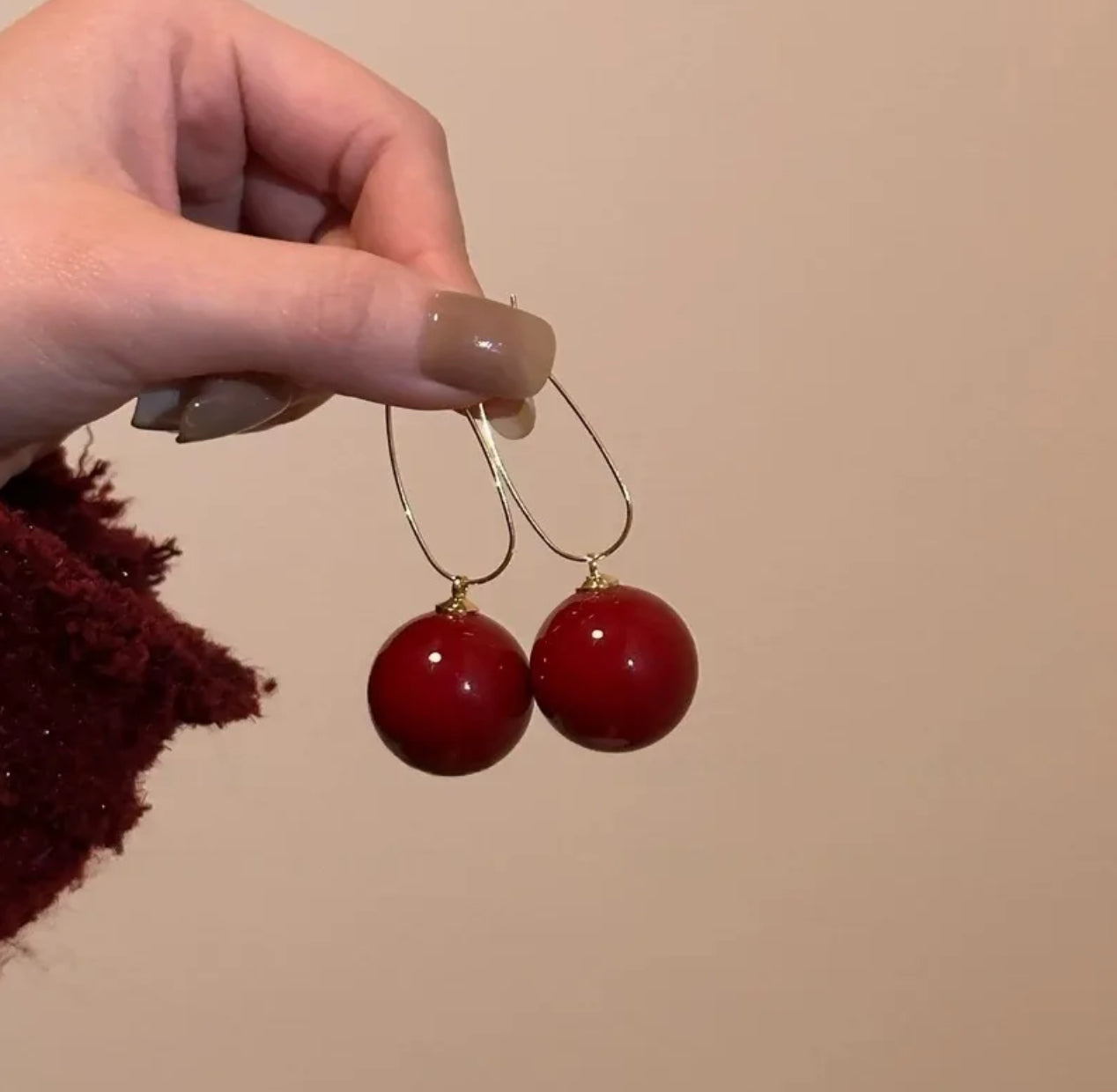 Christmas ball earring