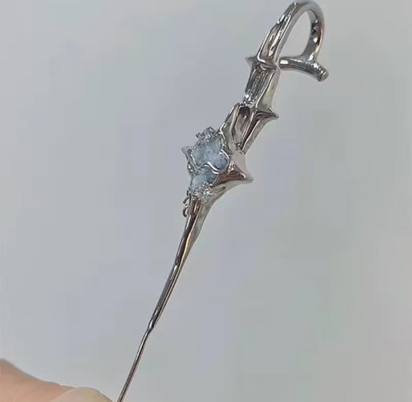 Frozen arc ear-cuff