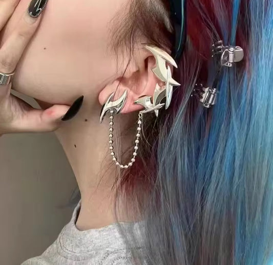 Venom thorn earcuff