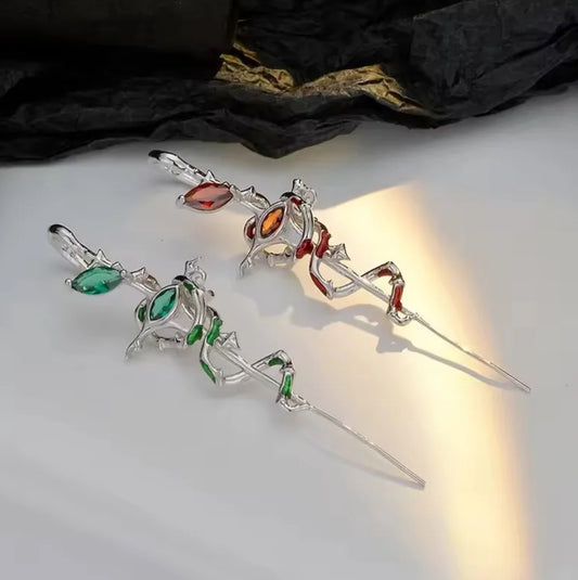 Venom of medusa ear-cuff