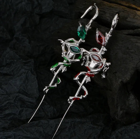 Venom of medusa ear-cuff