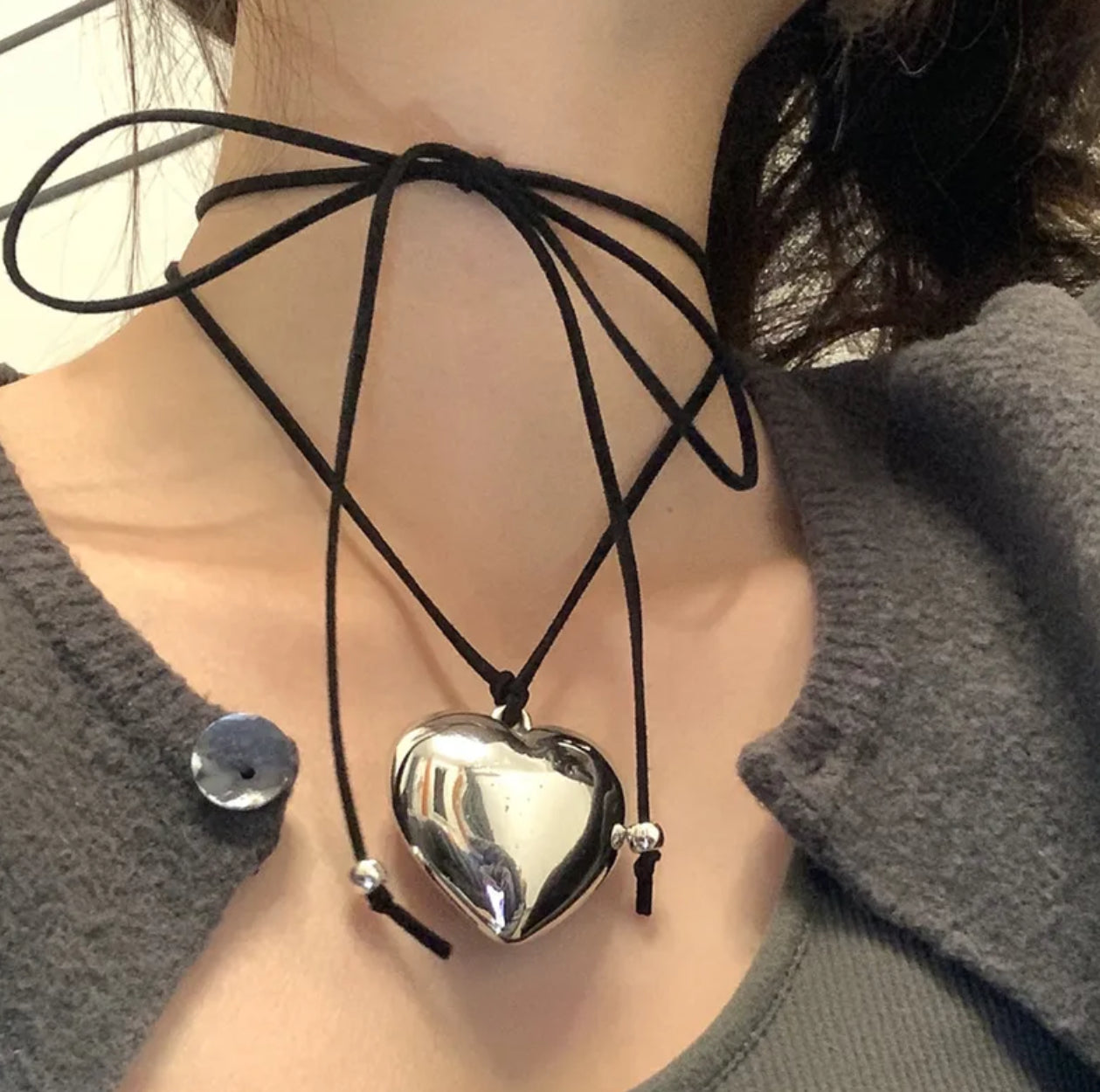 Heartstring Bow Choker