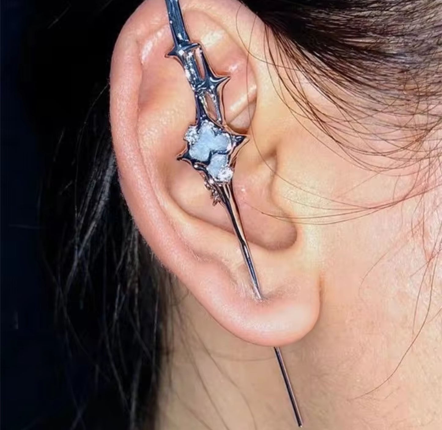 Frozen arc ear-cuff