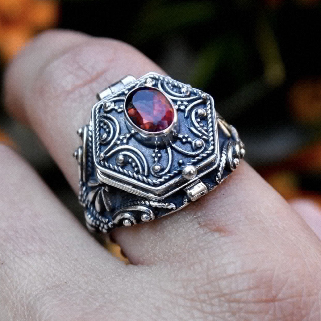 Crimson Crest Keepsake Ring