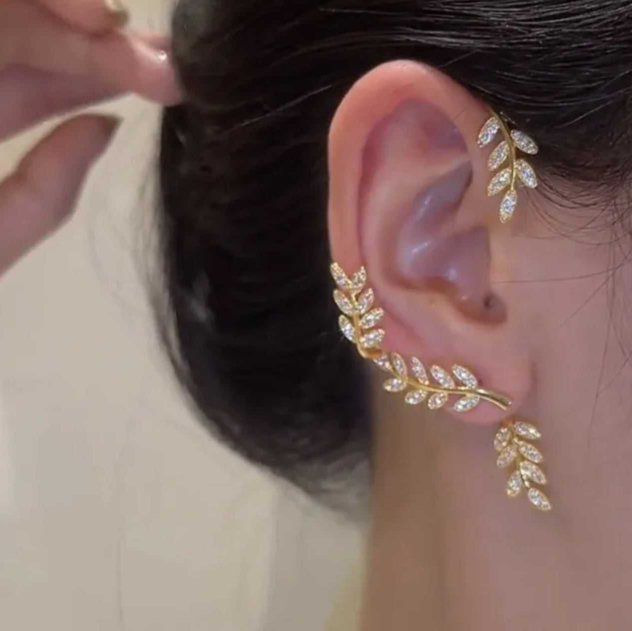 Rhinestone leaf ear-cuff