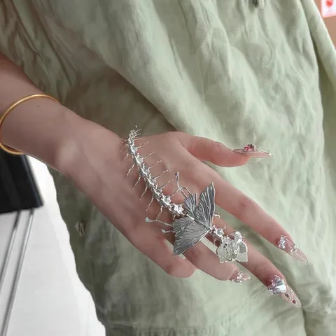 Fae spine ring