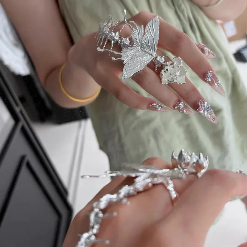Fae spine ring