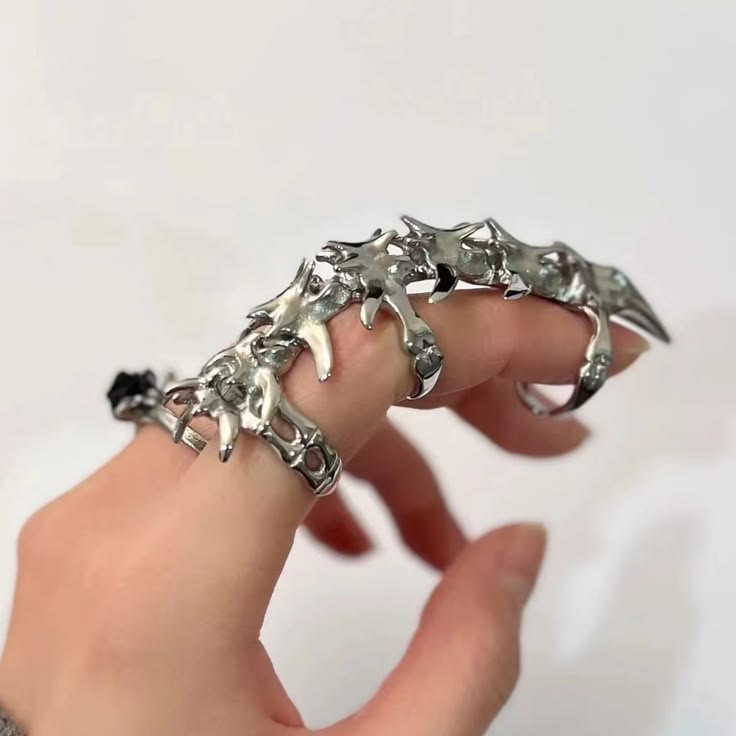 Horned Armor ring